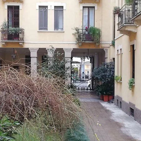 Maria Holiday Homes -Vitruvio 42 Appartamenti Milan Exterior photo
